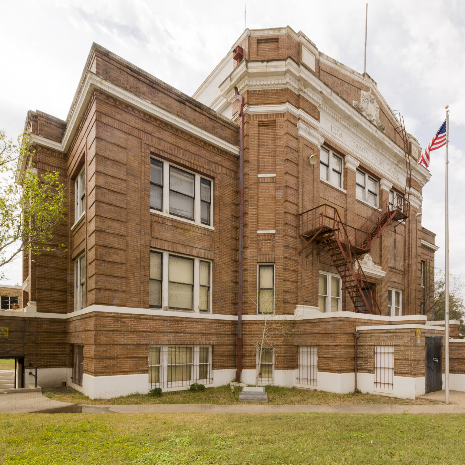 San Diego Courthouse - pb6gf7c